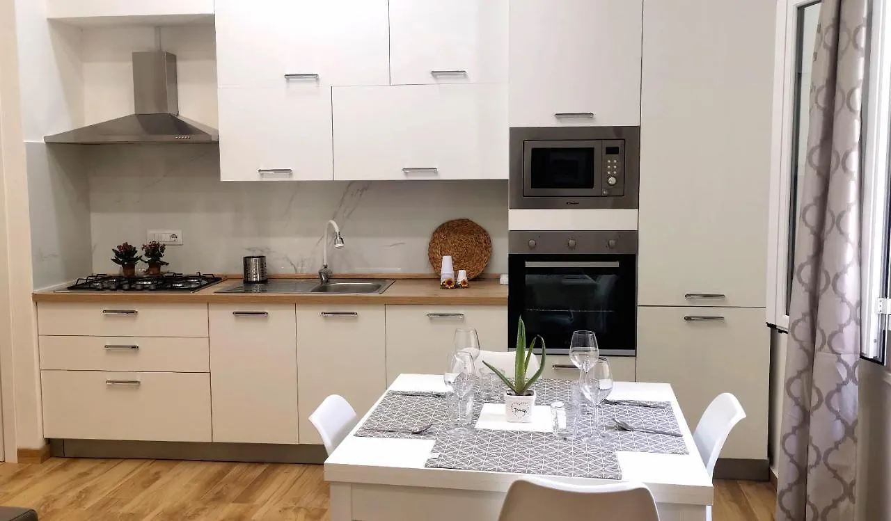 Happy Home - Mondello Palermo Apartment